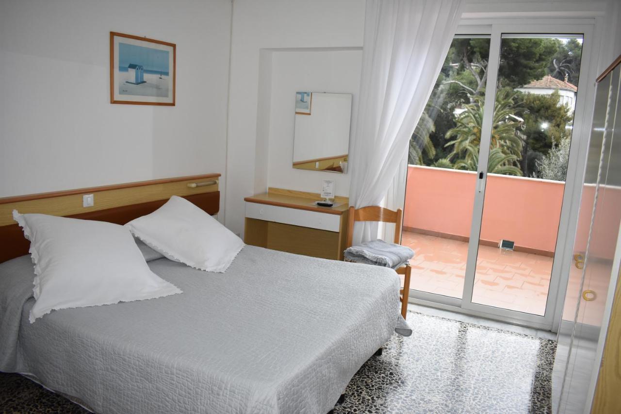 Hotel Garden Marina dʼMarina dʼAndora 外观 照片