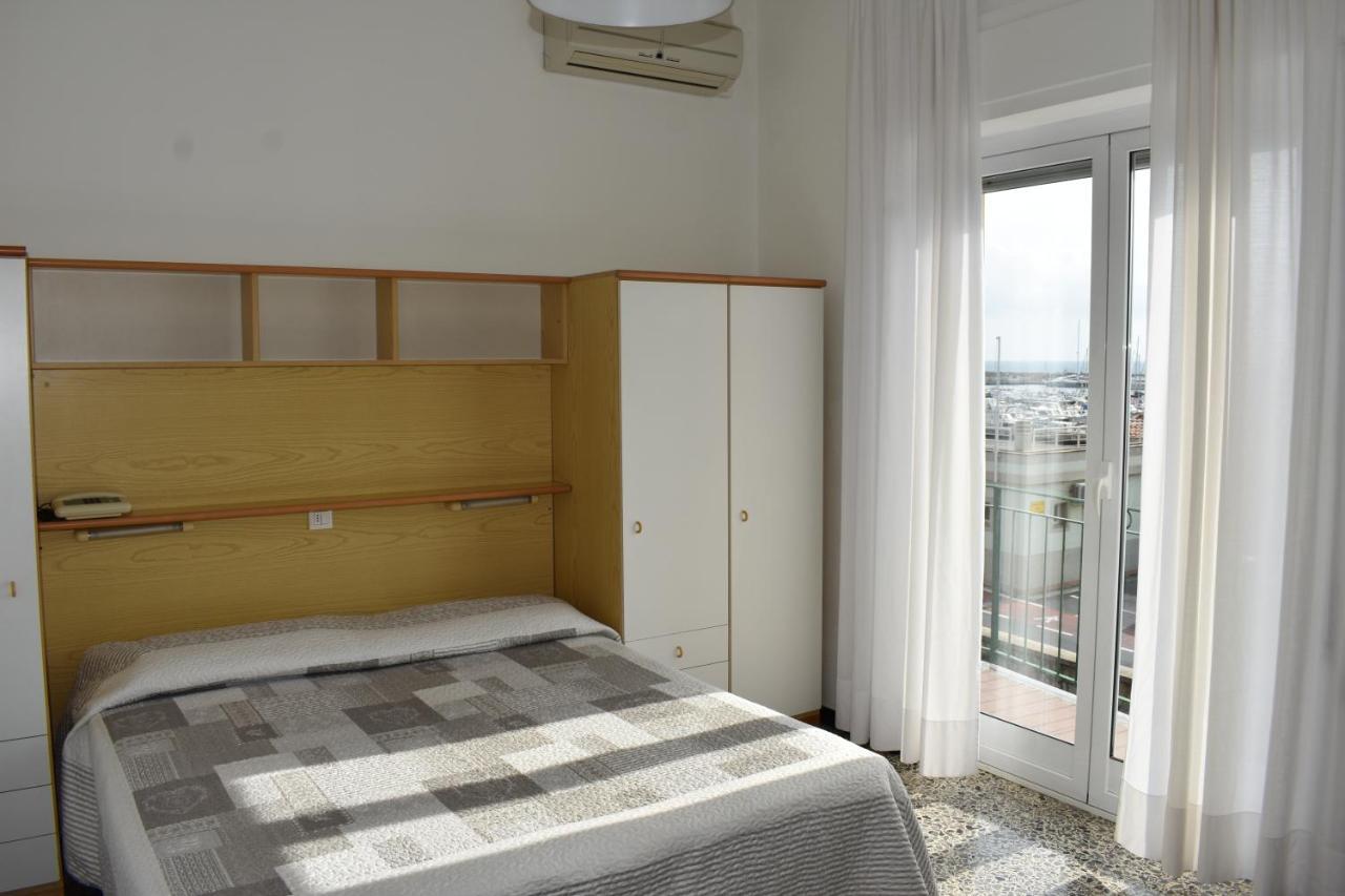 Hotel Garden Marina dʼMarina dʼAndora 外观 照片