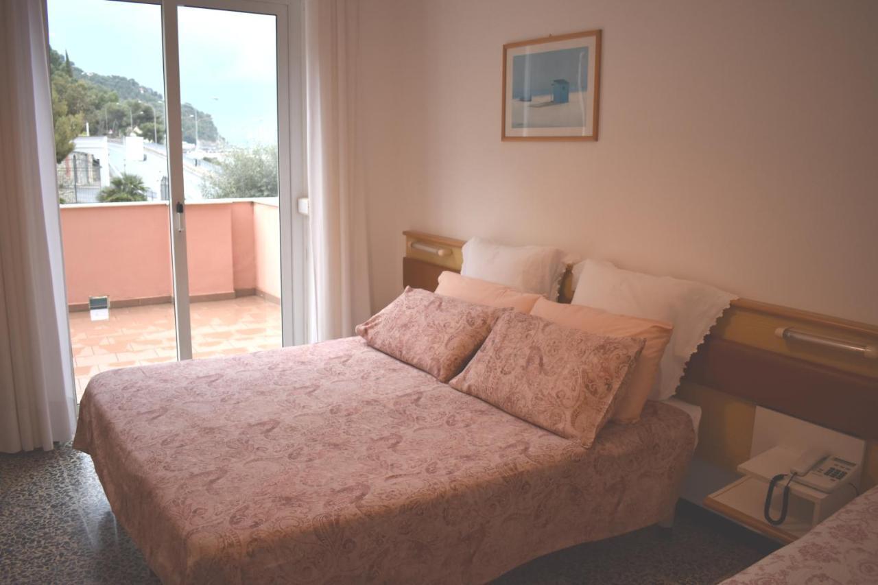 Hotel Garden Marina dʼMarina dʼAndora 外观 照片